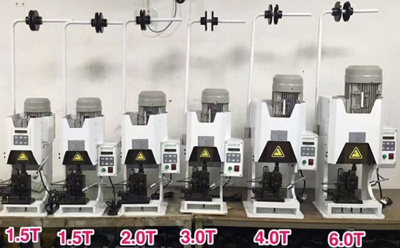 À dénuder de pince électrique de muet de machine de presse de Pin Terminal Connector Cable Crimping