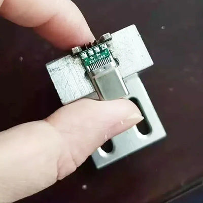 อุปกรณ์โรงงาน ครึ่งอัตโนมัติ USB C การชาร์จเร็ว ข้อมูลสายสาย สายเต็มอัตโนมัติ Soldering เครื่องปั่น