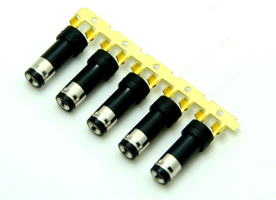 Τύπος βαρέλις συσκότισης 10A 12V 5,5 * 2,5 mm Σύρμα 18 AWG - 26 AWG Άνδρας DC συνδέσεις πλέγματος